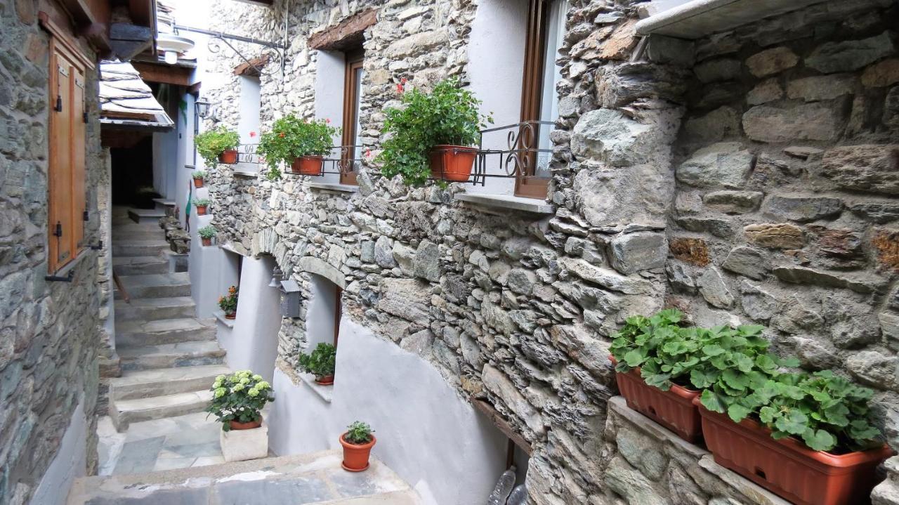 Lo Gnomo Sotto Al Glicine Daire Châtillon Dış mekan fotoğraf