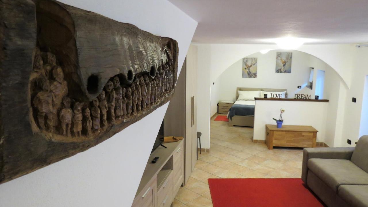 Lo Gnomo Sotto Al Glicine Daire Châtillon Dış mekan fotoğraf